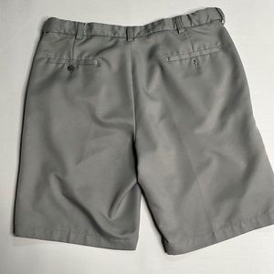 Men’s Haggar flat front flex fit dress short in steel gray. Size 36